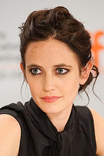 How tall is Eva Green?